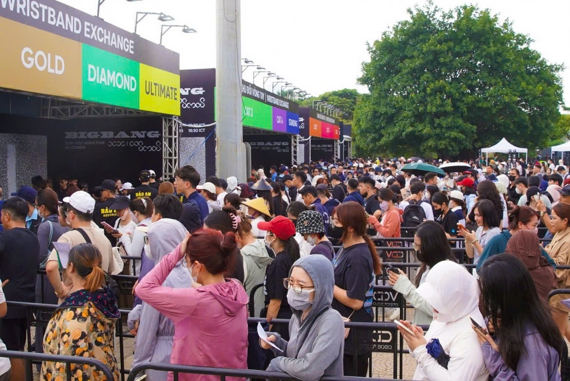 bigbang fans nationwide bring concert fever to hanoi picture 1