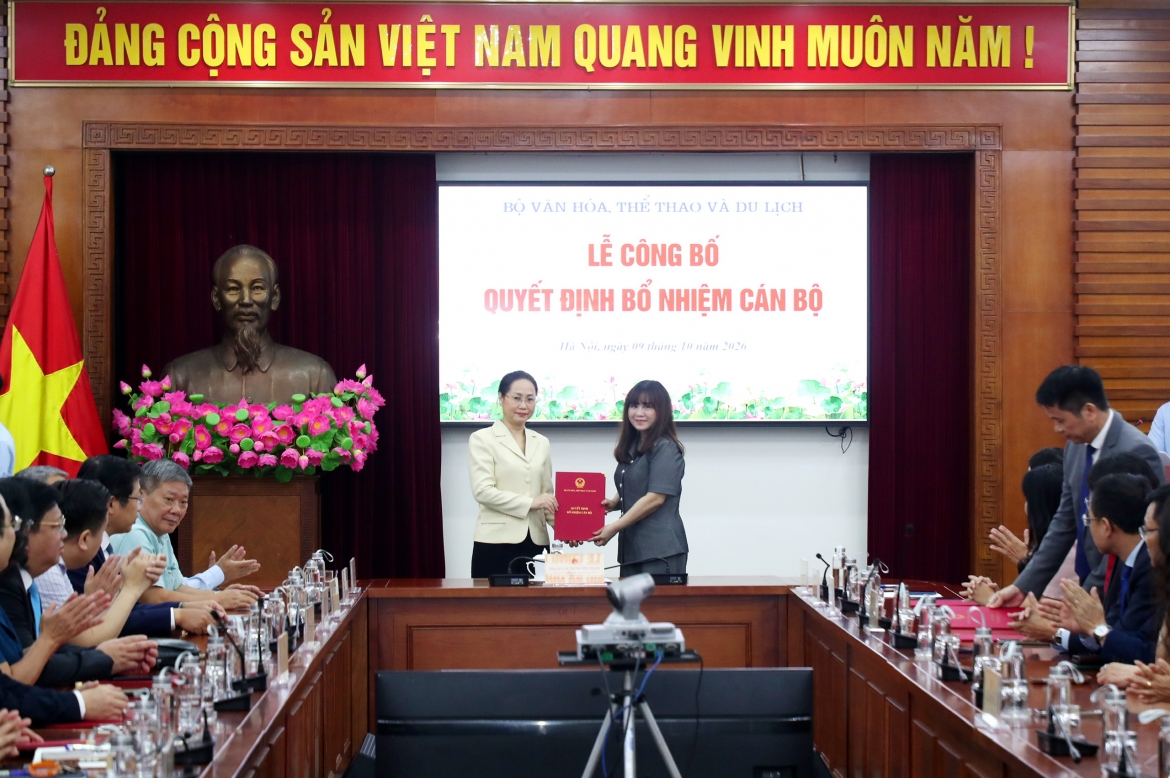 Ong le quang tu do lam cuc truong cuc bao chi, ong luu Dinh phuc lam cuc truong cuc xuat ban va thu vien hinh anh 3