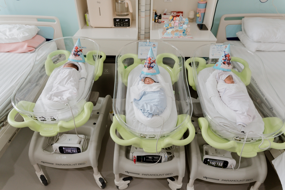 Kỳ tích 36 giờ giành lại cơ hội sống cho ca tam thai cực non hiếm gặp