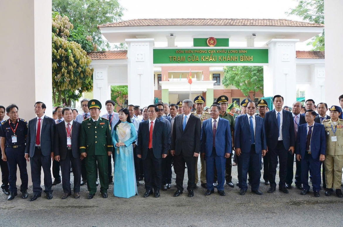phat huy loi the cua khau quoc te khanh binh - chrey thom hinh anh 6