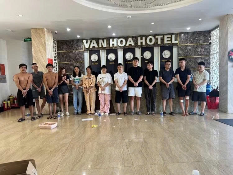 triệt phá sào huyệt lừa đảo trực tuyến, bắt 113 đối tượng người nước ngoài hình ảnh 3 triet pha sao huyet lua dao truc tuyen, bat 113 doi tuong nguoi nuoc ngoai hinh anh 3