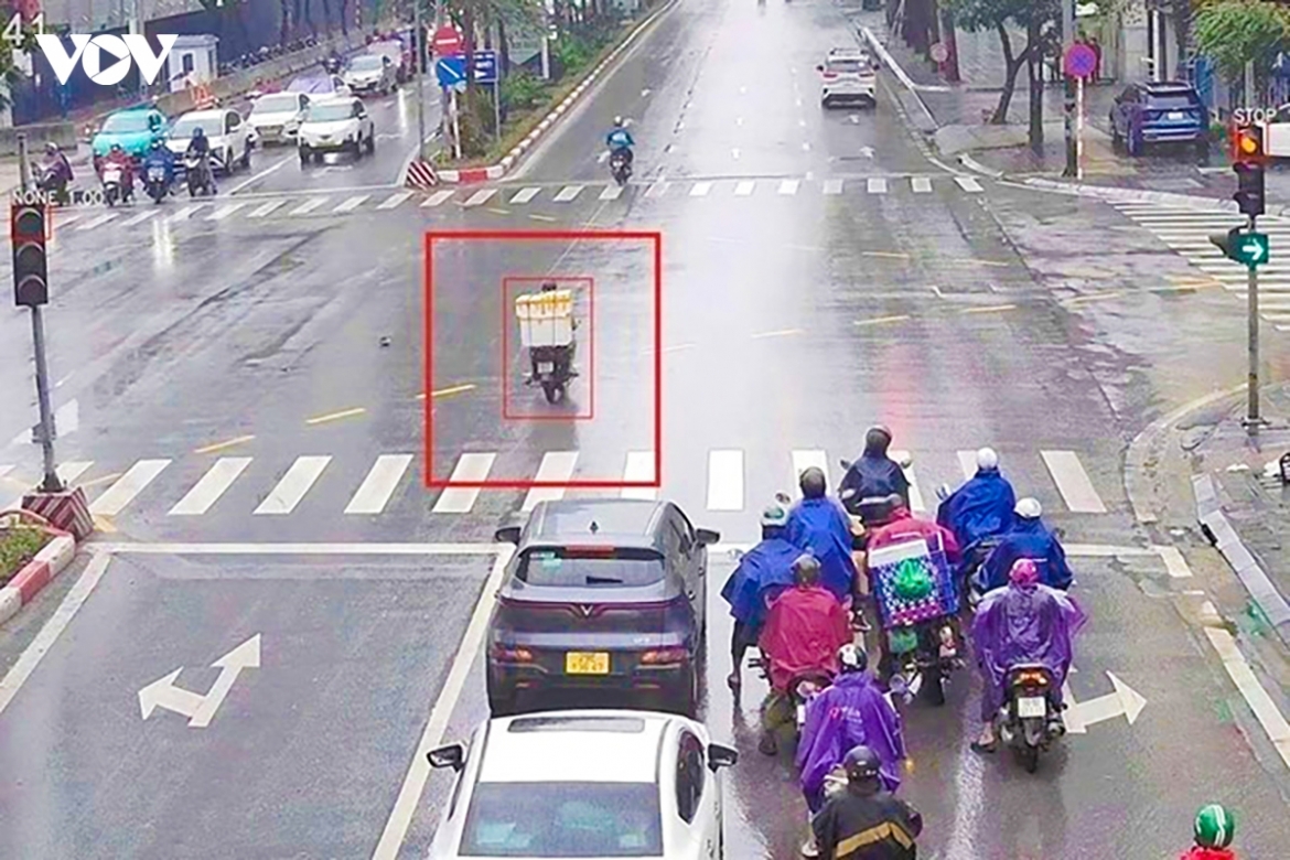 camera ai tai ha noi phat hien nhieu xe may vi pham toi 30-40 lan trong 9 thang hinh anh 1