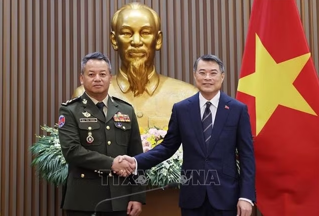 thu tuong le minh hung tiep pho thu tuong, bo truong quoc phong campuchia hinh anh 1