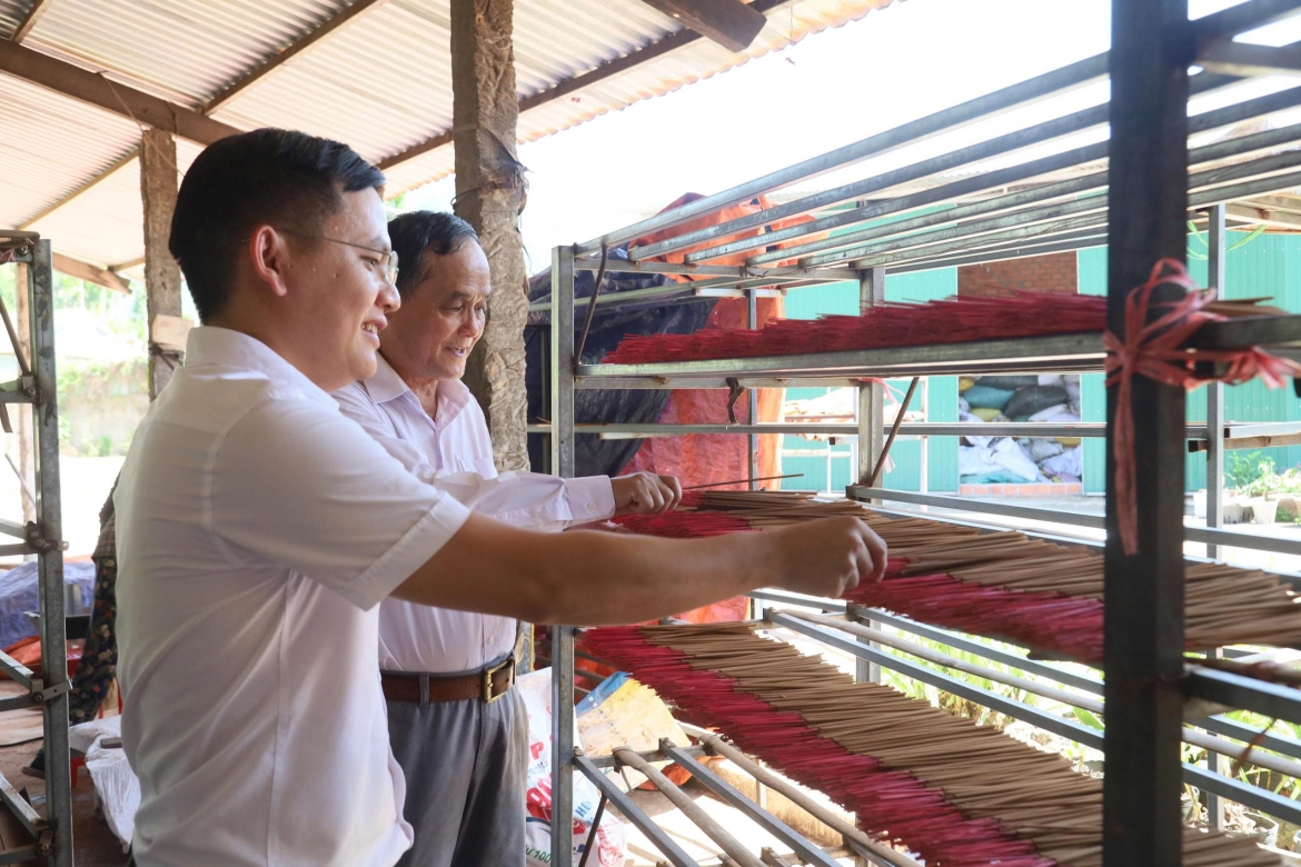 agribank chi nhanh tra bong dong hanh voi nguoi nong dan vung cao hinh anh 1