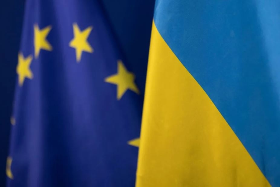 eu rot them 1,24 ty euro cho ukraine giua luc xung dot leo thang hinh anh 1