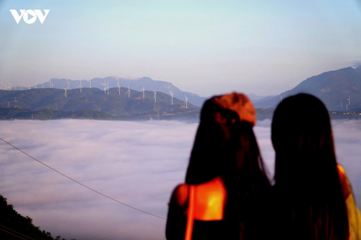 cloud hunting amid wind turbines in western quang tri province picture 11