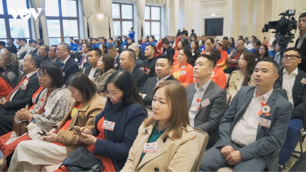 chuong trinh hanh dong ve thu hut, trong dung nhan tai hinh anh 1