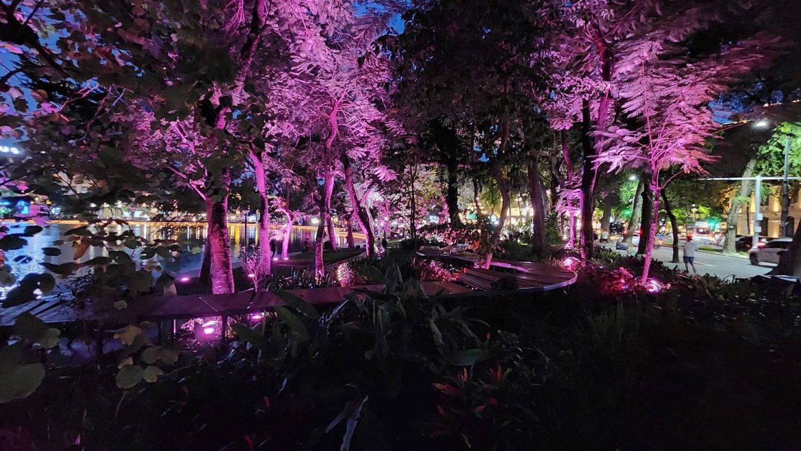 khong gian nghe thuat dai lua ky uc ben ho hoan kiem hinh anh 2