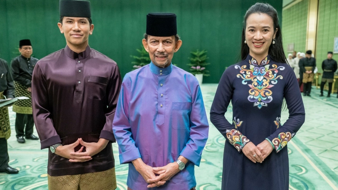 Dai su Do thuy duong trinh quoc thu len quoc vuong brunei darussalam hinh anh 2