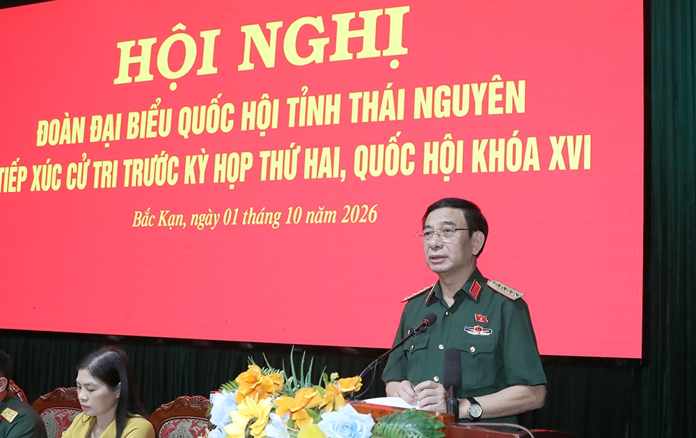 Dai tuong phan van giang tiep xuc cu tri tinh thai nguyen hinh anh 2
