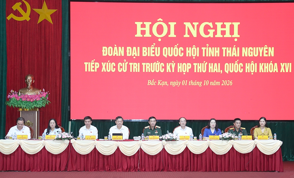 Dai tuong phan van giang tiep xuc cu tri tinh thai nguyen hinh anh 3