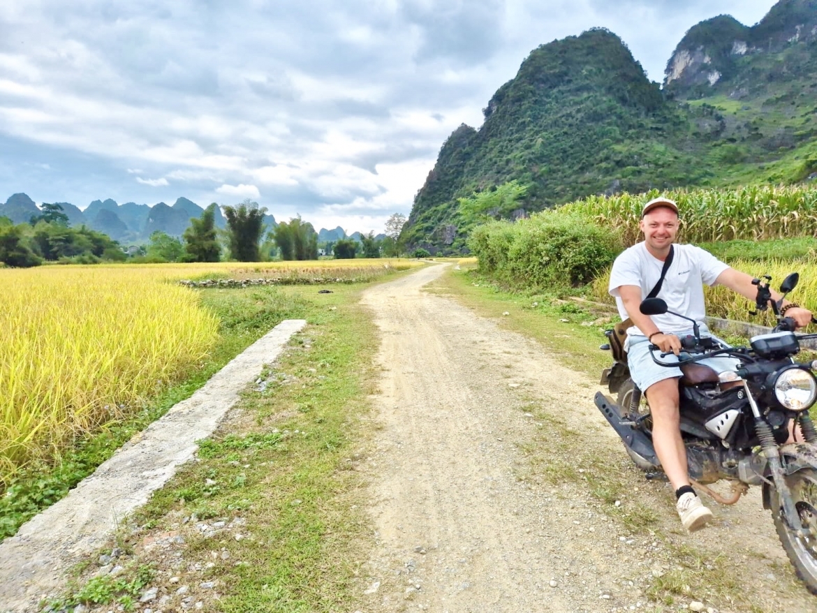 nguoi tre tro ve que huong lam du lich, gin giu van hoa o cao bang hinh anh 2