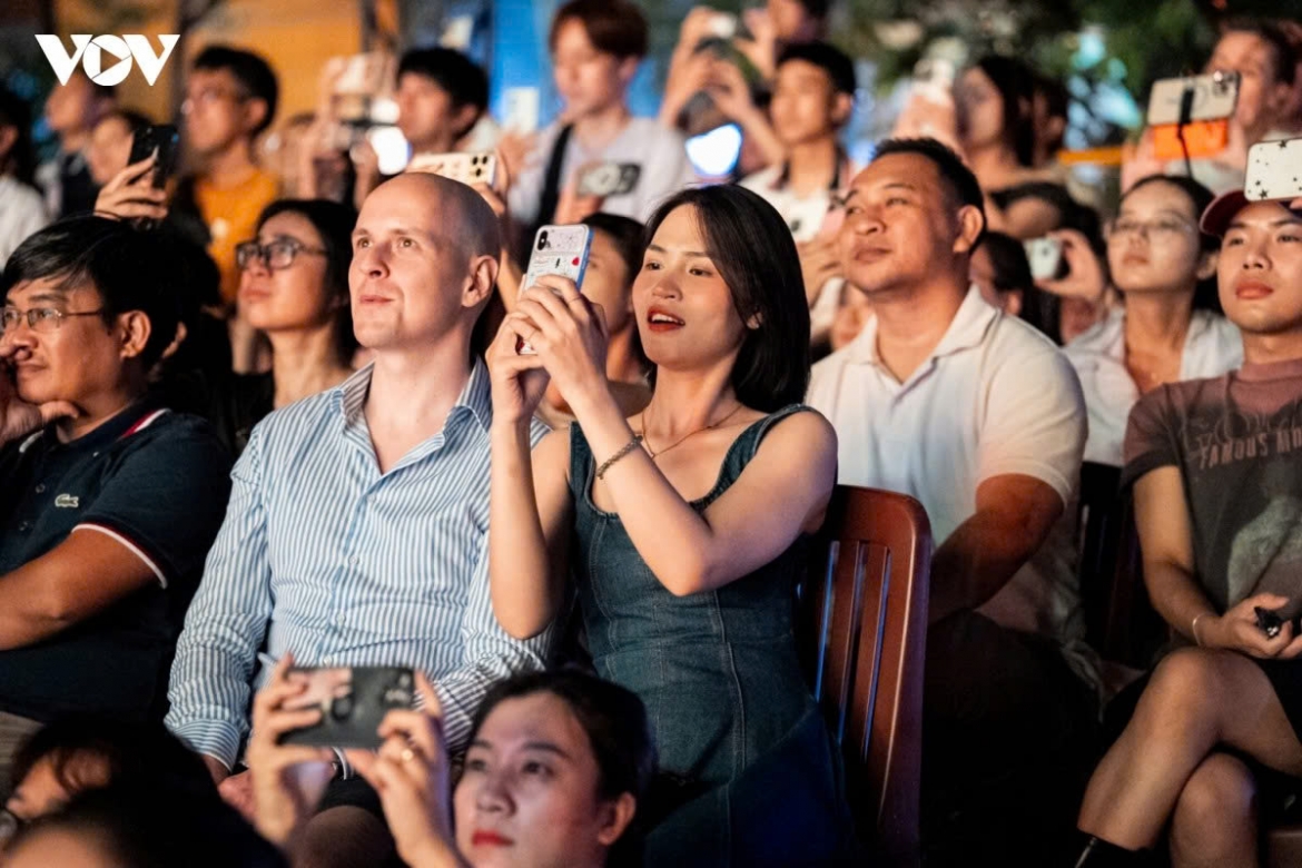 da nang services revenue rises over 20 in nine months picture 1