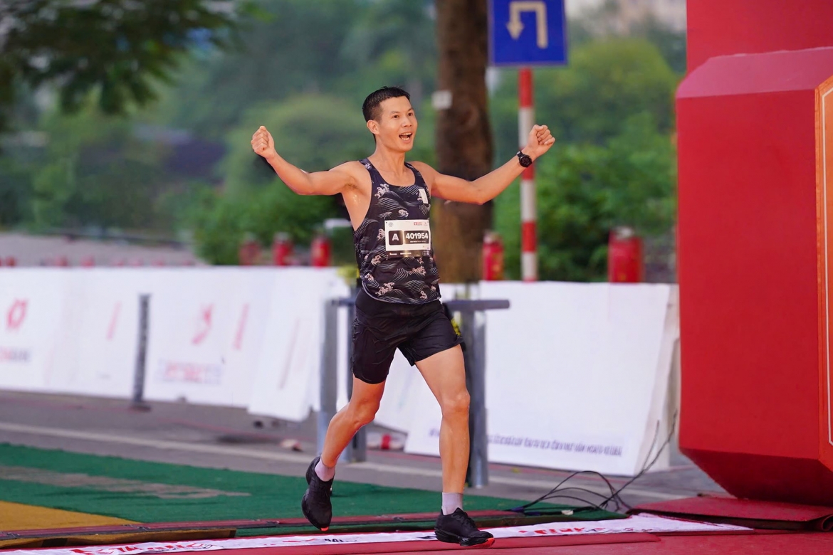 bứt phá kỷ lục tại giải marathon quốc tế hà nội techcombank mùa thứ 5 hình ảnh 6 but pha ky luc tai giai marathon quoc te ha noi techcombank mua thu 5 hinh anh 6