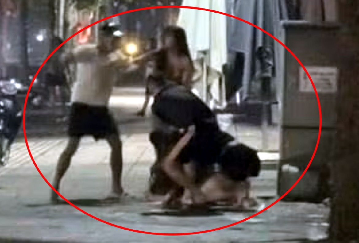 tam giu 6 nguoi trong vu hon chien trong dem sau khi hat karaoke o ha noi hinh anh 1