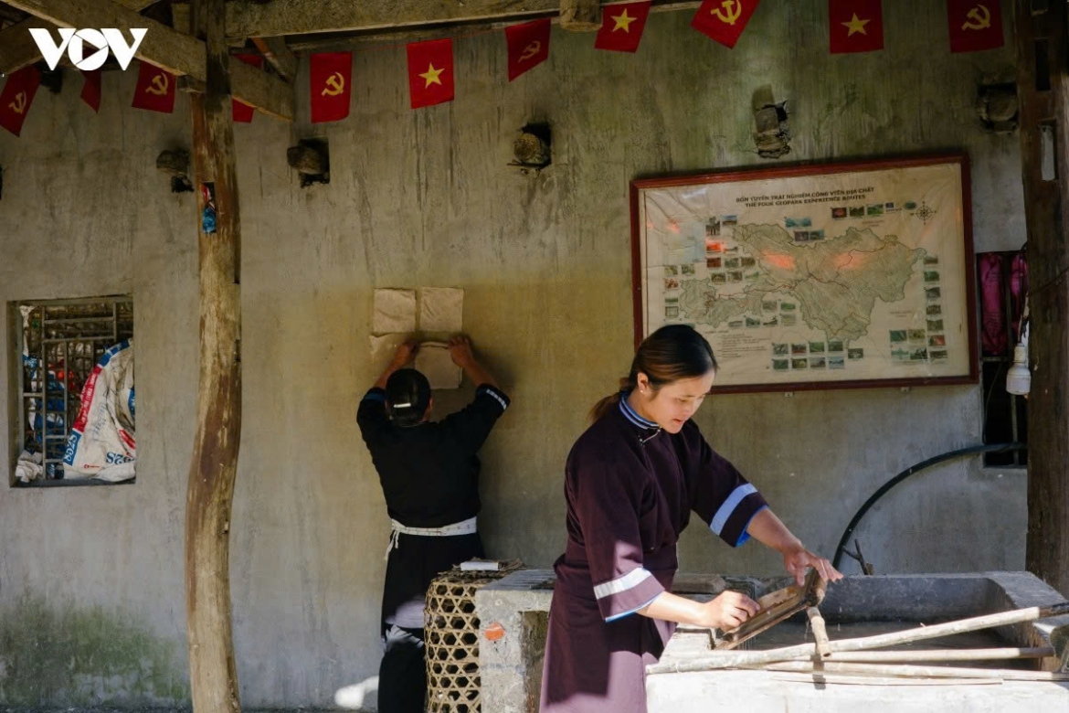 traditional paper-making craft of the nung an people in cao bang picture 13