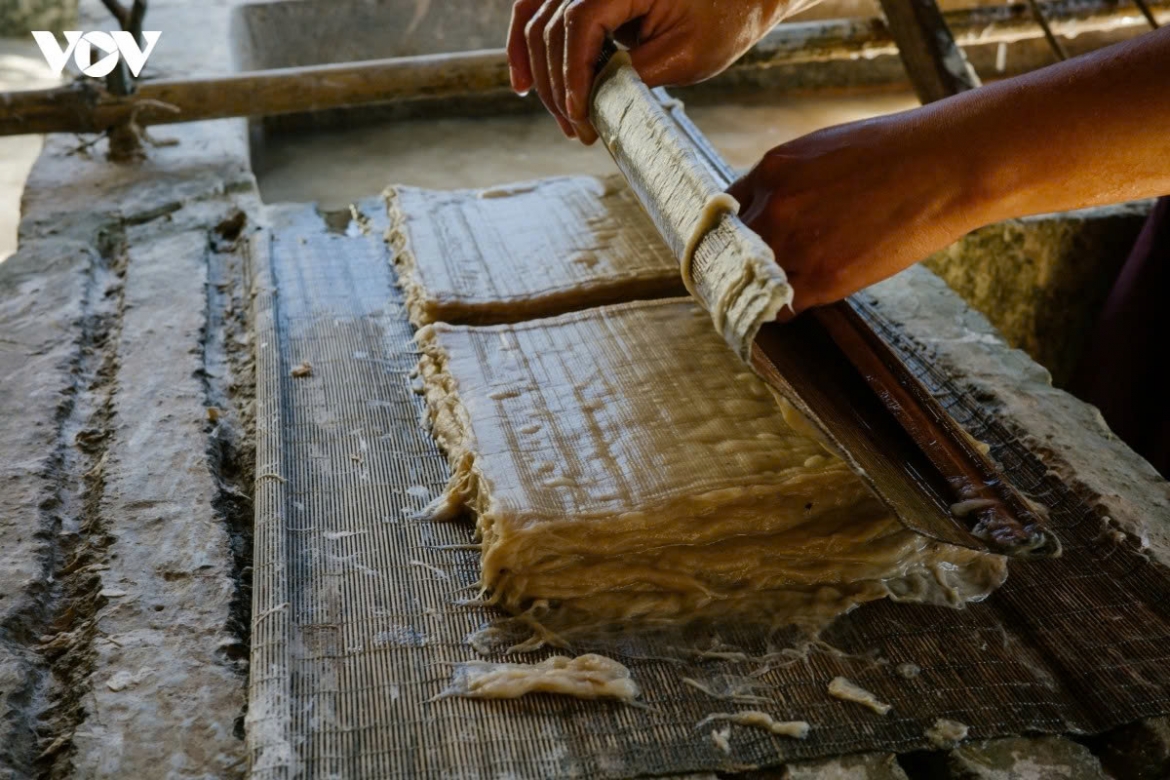 traditional paper-making craft of the nung an people in cao bang picture 6