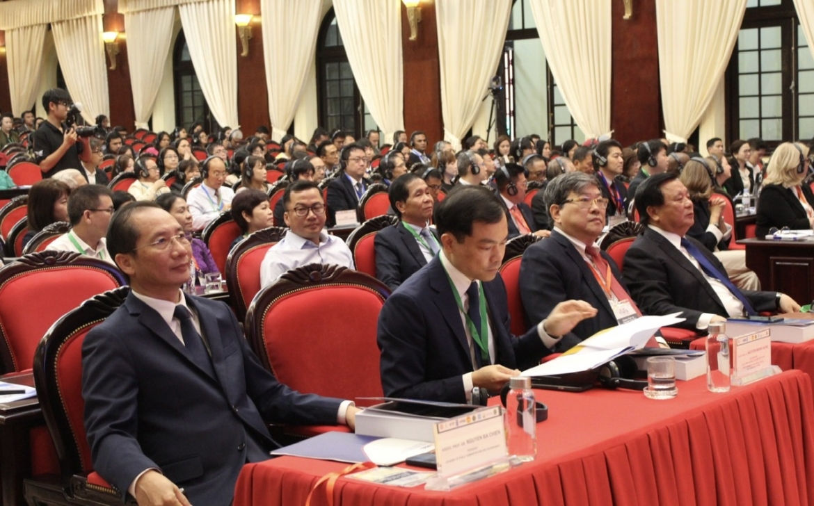 viet nam huong toi nen quan tri chu dong, thich ung va vi con nguoi hinh anh 3