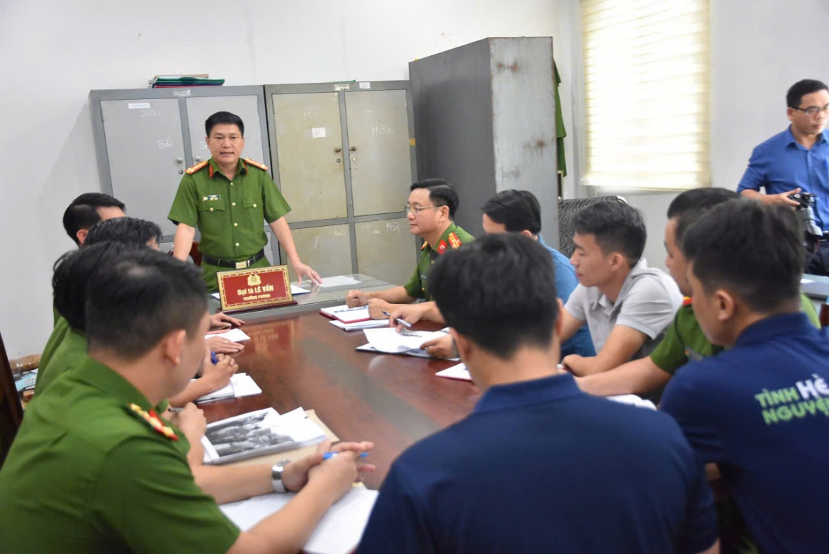 Dong nai bat giu 11 doi tuong lam phim bao luc, dang len mang xa hoi hinh anh 1