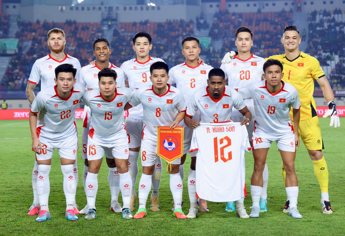 v-league va bong da chuyen nghiep nen tang de nang tam doi tuyen viet nam hinh anh 1