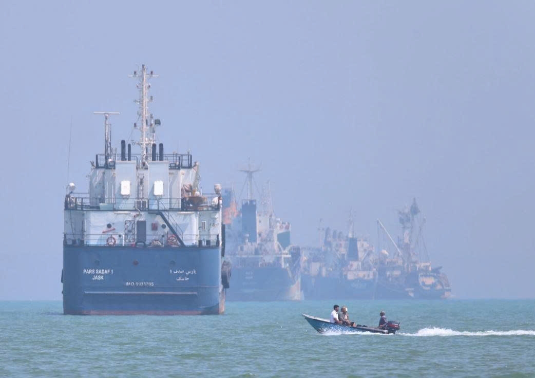 iran tiep tuc nhac lai dieu kien mo eo hormuz va khoi phuc dam phan voi my hinh anh 1