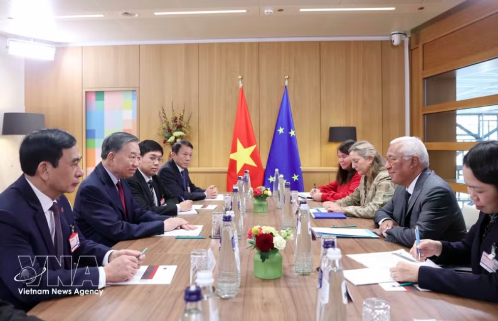 top leader holds talks with european council president picture 2