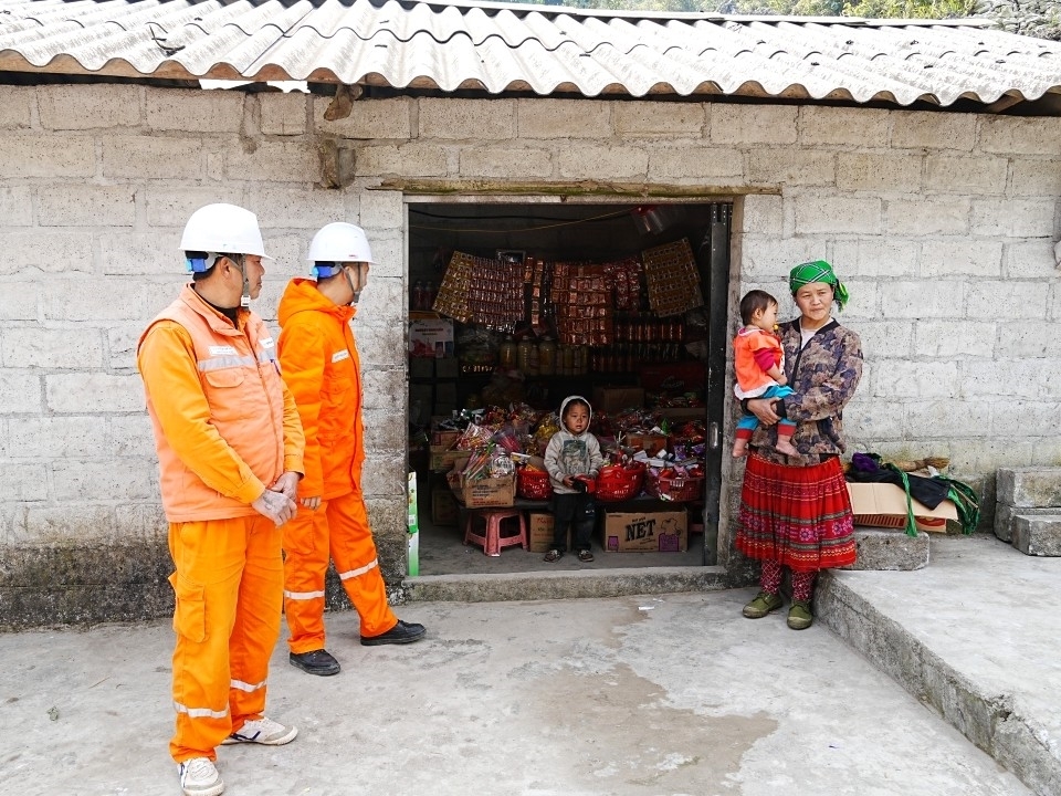 Xóa vùng lõm điện ở Tuyên Quang, mở đường đưa sóng viễn thông về bản
