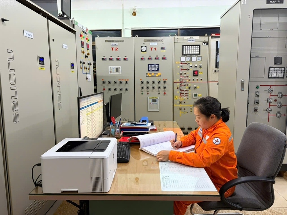 nu cong nhan evnnpc khong co nghe nao danh rieng cho nam gioi hinh anh 1