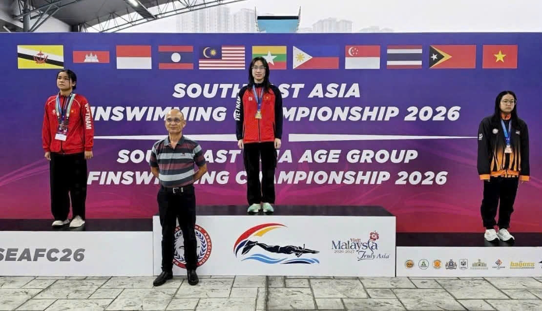 vietnam dominates sea finswimming championships with 32 gold medals on opening day picture 1