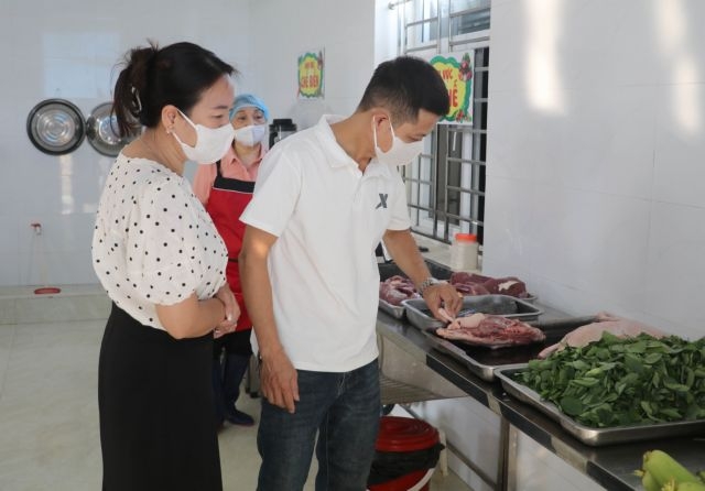 vietnam to revise food safety law with risk-based, supply-chain approach picture 1