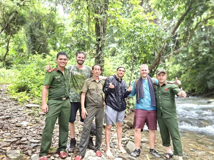 foreign tourists rescued in da nang praise vietnam as safe, welcoming destination picture 1