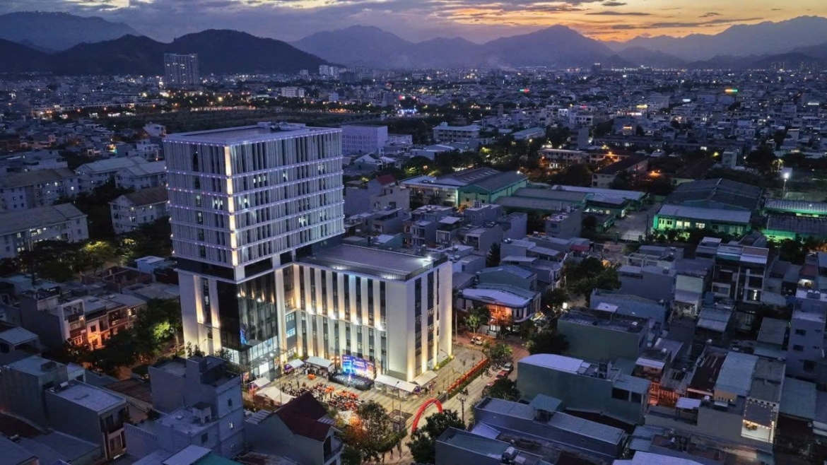 toa nha fpt polytechnic Da nang chinh thuc di vao hoat dong hinh anh 2