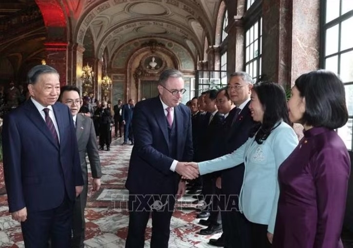 belgian pm chairs welcome ceremony for vietnam s top leader to lam picture 4