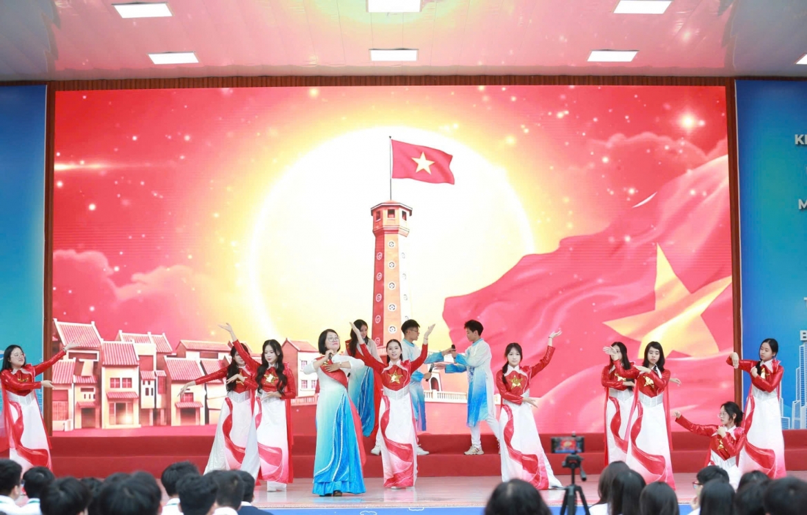 pgs.ts tran xuan nhi Dung de day tren lop la phu, day o nha la chinh hinh anh 2