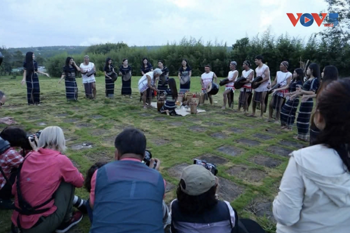 female gong ensemble promotes k ho cultural identity picture 1