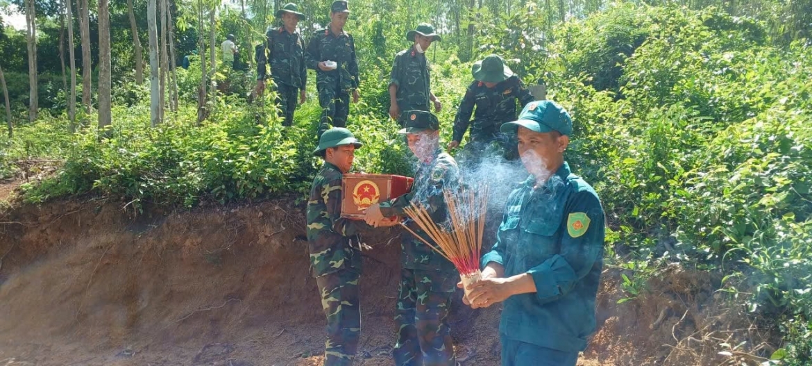 Nhớ lời mẹ dặn, người phụ nữ cung cấp thông tin giúp tìm thấy hài cốt 2 liệt sĩ