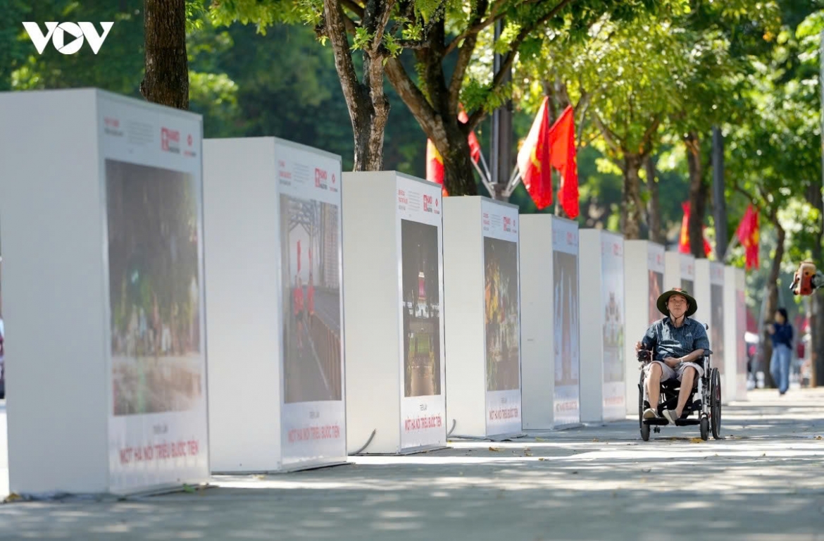 hanoi streets decked out for 72nd anniversary of liberation day picture 3