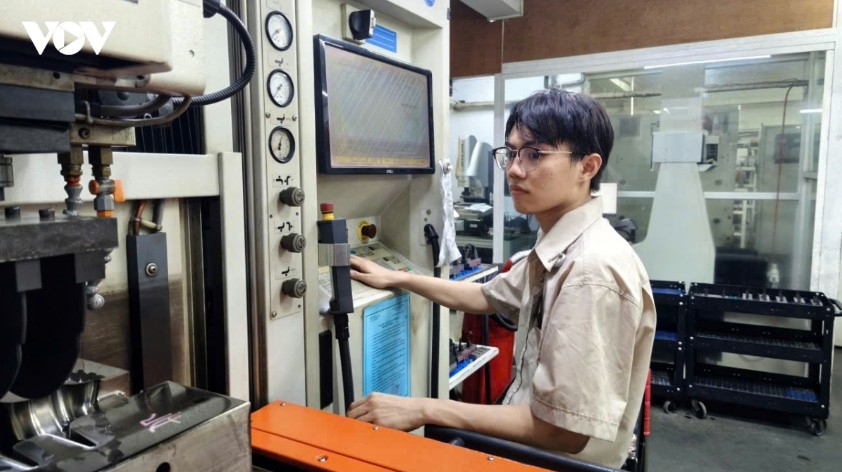 hcm city targets 15-16 q4 industrial growth to secure double-digit expansion picture 1