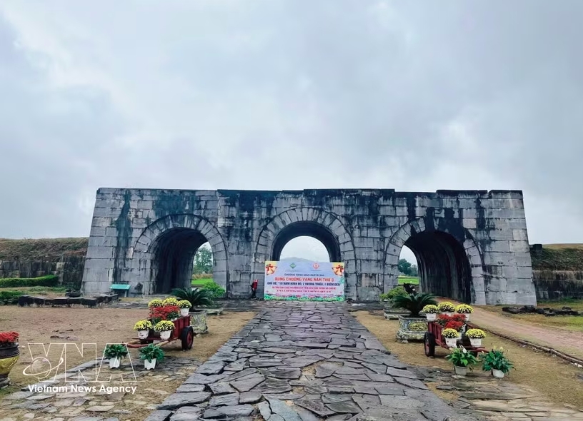 Thanh Hoa to waive entrance fees at Ho Dynasty Citadel, Lam Kinh relic site