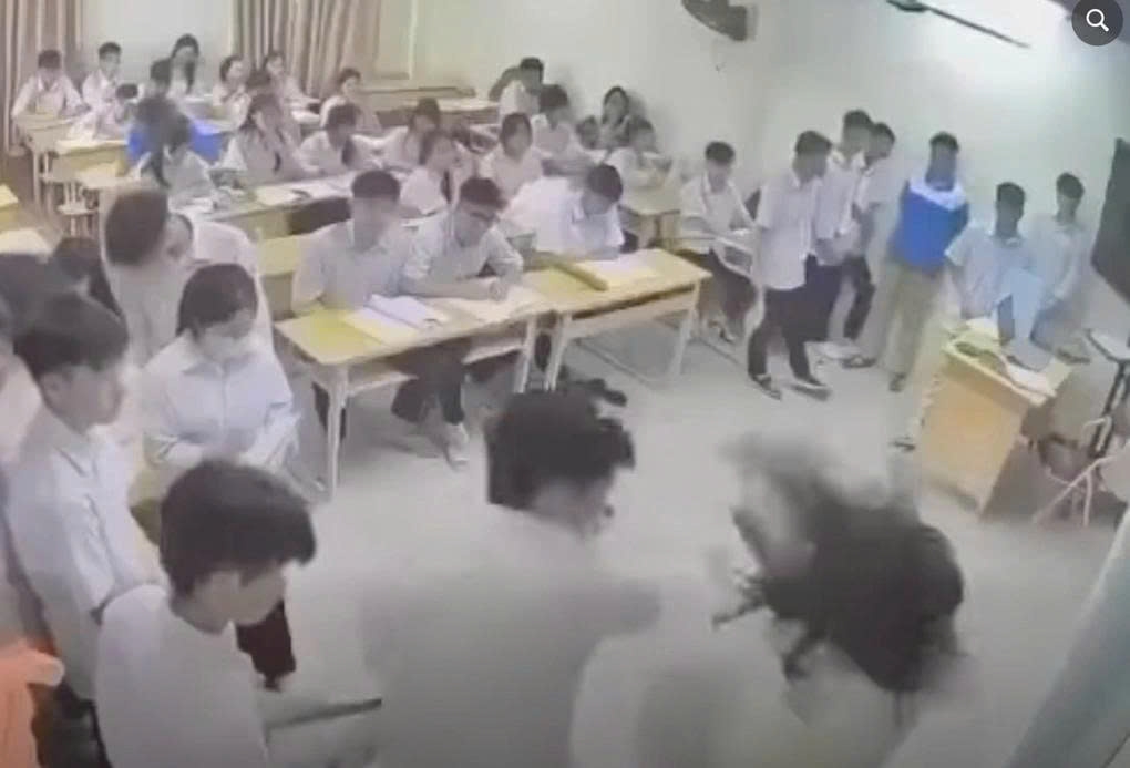 xac minh vu hoc sinh danh co giao tren buc giang o ha noi hinh anh 1