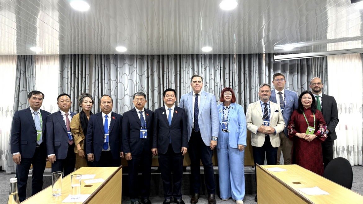 pho chu tich quoc hoi nguyen hong dien tham du Dai hoi dong ipu-153 tai tanzania hinh anh 4