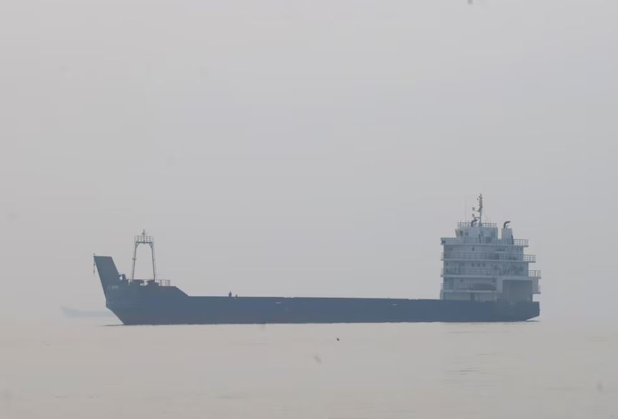 Iran tuyên bố phong tỏa các tuyến đường "bất hợp pháp" tại Hormuz
