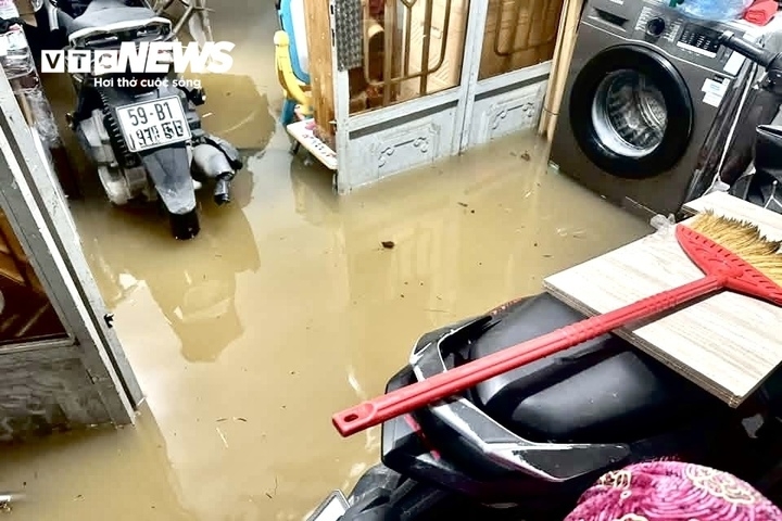 xac minh thong tin co nguoi tu vong nghi do dien giat luc ngap nuoc o tp.hcm hinh anh 1
