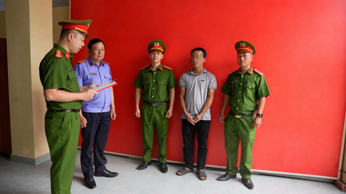 khoi to 12 bi can trong duong day trom, tieu thu 2.700 con meo hinh anh 1