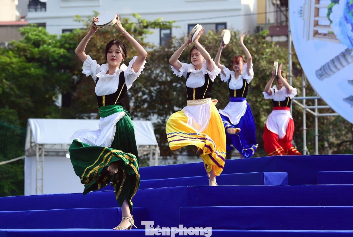global citizen experience at international youth festival picture 5
