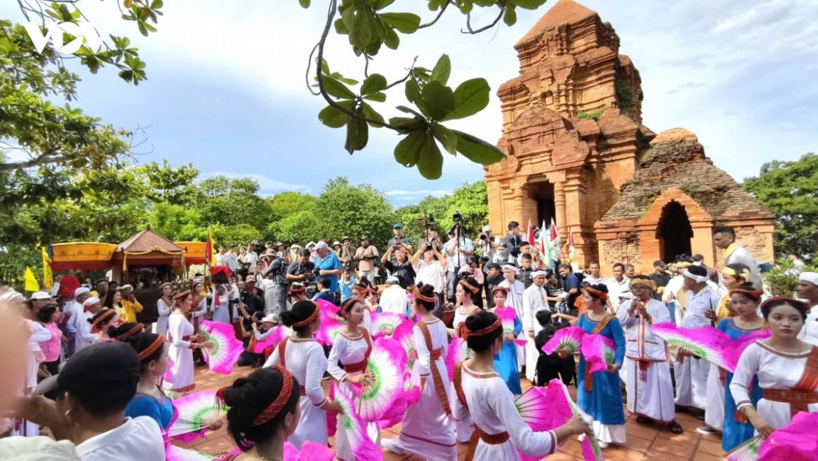 cham traditions come alive at kate festival in lam dong province picture 1