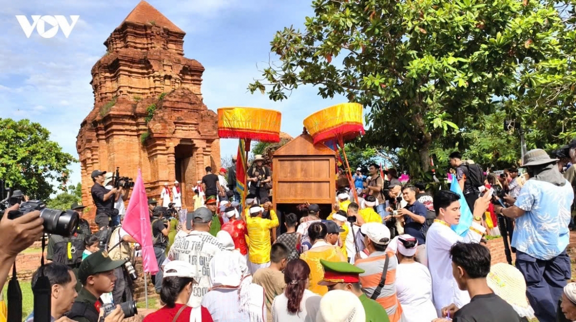 cham traditions come alive at kate festival in lam dong province picture 4