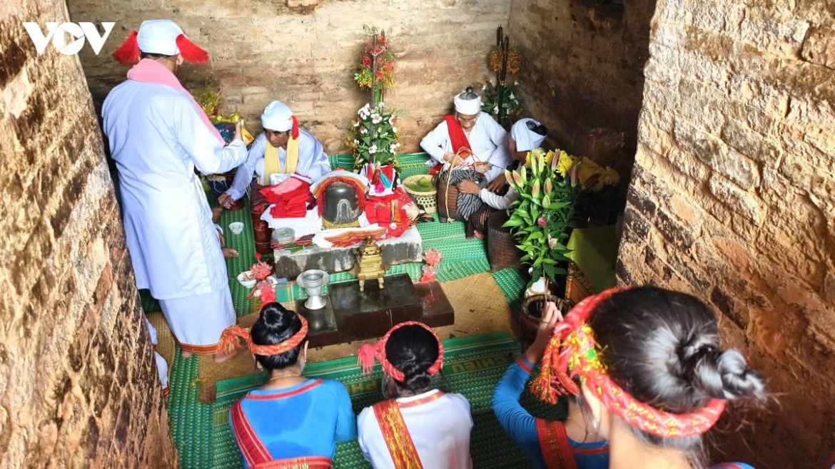 cham traditions come alive at kate festival in lam dong province picture 7