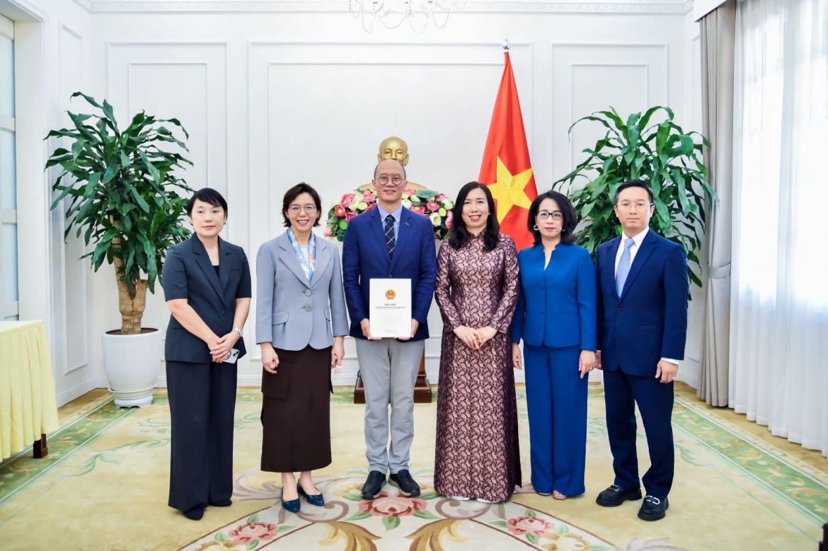 trao giay phep mo lai van phong thuong tru kbs han quoc tai viet nam hinh anh 2