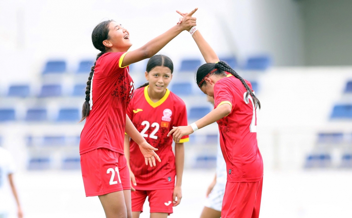 ket qua bong da viet nam hom nay 5 10 u17 nu viet nam thang palestine 6-0 hinh anh 1